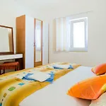 Gostinjska kuća Diki 3*