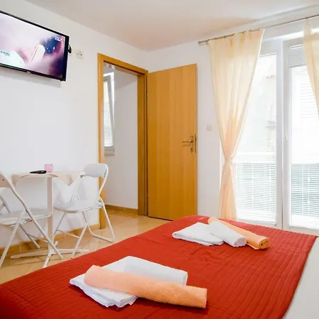 Diki بيت ضيافة ماكارسكا